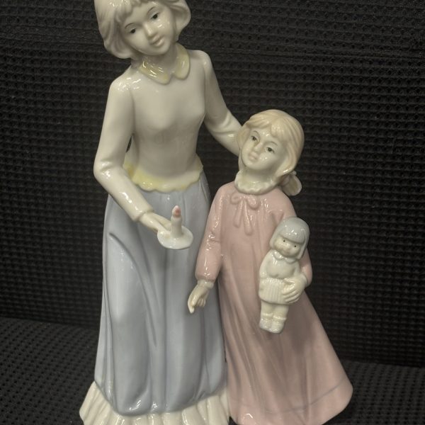 Vintage "Young Mother With Daughter" Arnart Conte Porcelain Figurine