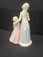 Vintage "Young Mother With Daughter" Arnart Conte Porcelain Figurine - Image 2